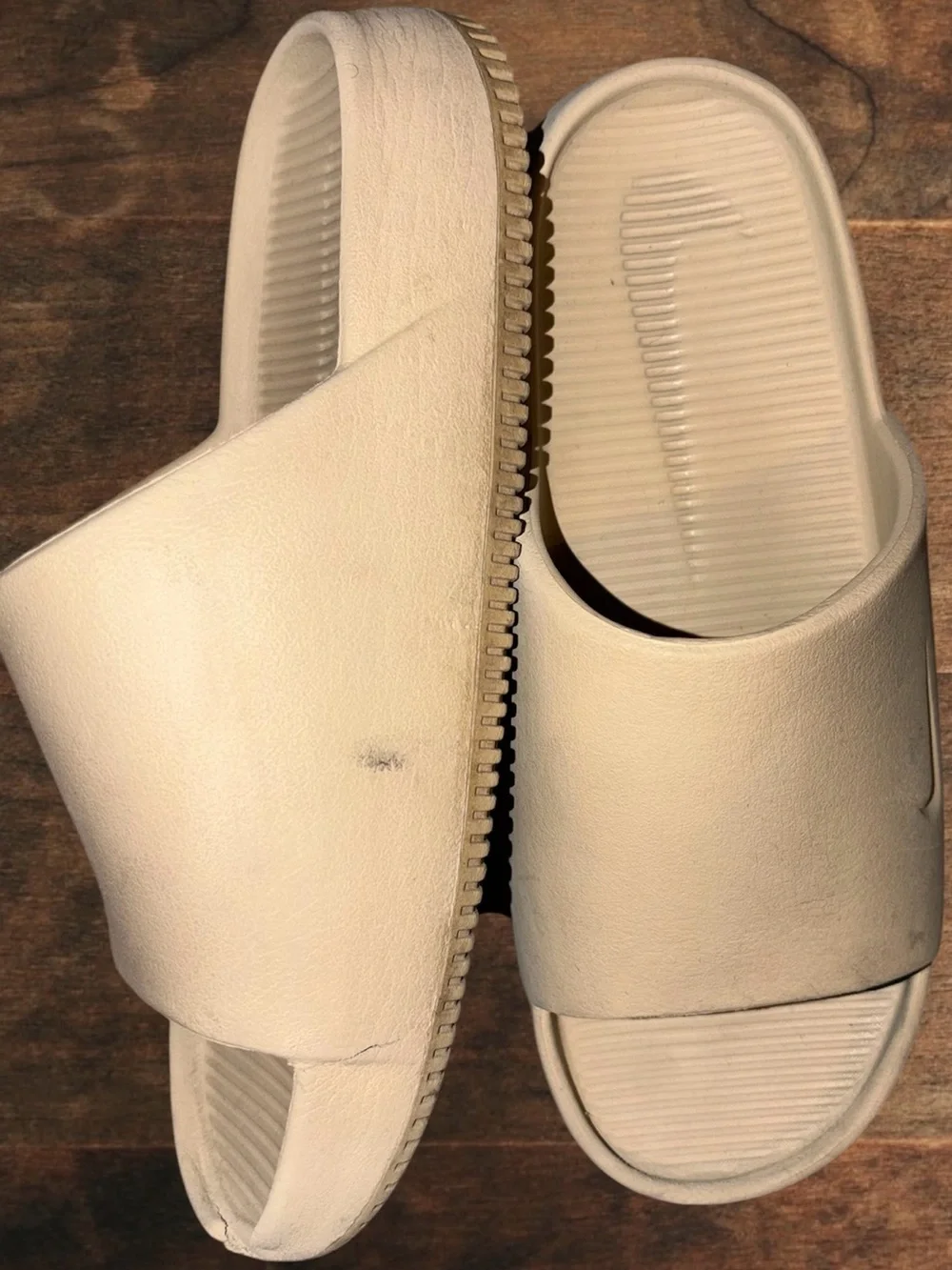 Nike simple slip